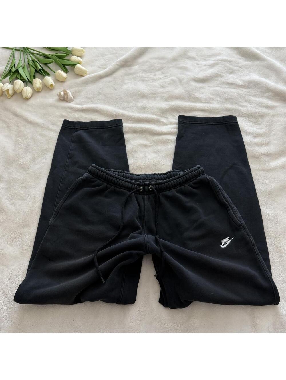 Nike straight leg sweatpants
